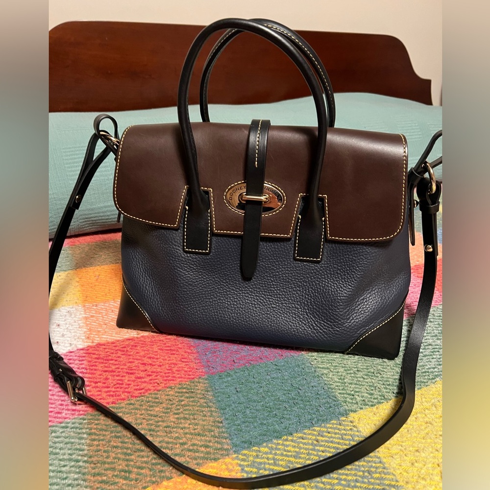 NWOT Dooney & Bourke Large Elisa Handbag Navy/Brown/Black leather